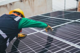 Progettazione pannelli solari: perché usare energia rinnovabile e le agevolazioni per le aziende