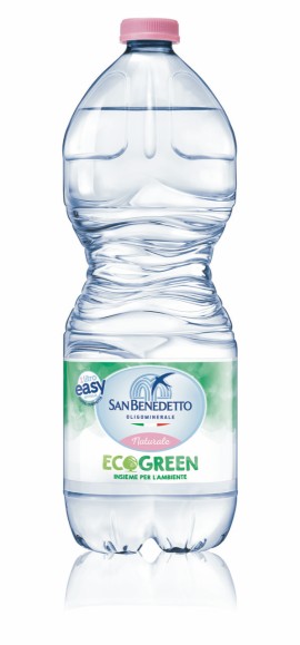 San Benedetto presenta la nuova bottiglia 1L EASY ECOGREEN 