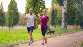 Una camminata veloce aiuta a ritornare in forma e allunga la vita