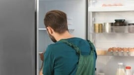 Come pulire un frigorifero in modo veloce e facile