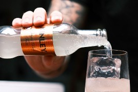 Vivi il World Cocktail Day con un Drink Kinley Esclusivo che sa di Primavera 
