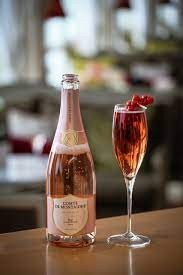 Festa della Mamma: il Kir Royale è il Cocktail in rosa per un brindisi Super Cool